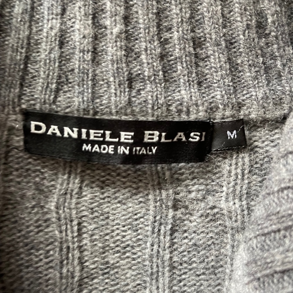Men’s medium gray Daniele Blasi sweater